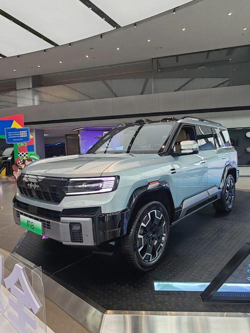 重庆182比亚迪方程豹硬派越野的爆款，英菲尼迪35周年与你共成长